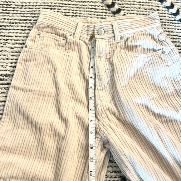 UO/BDG,Size 25, High-Rise, Baggy Fit,Excellent Condition, Fall/Winter,Corduroy - Picture 9 of 10